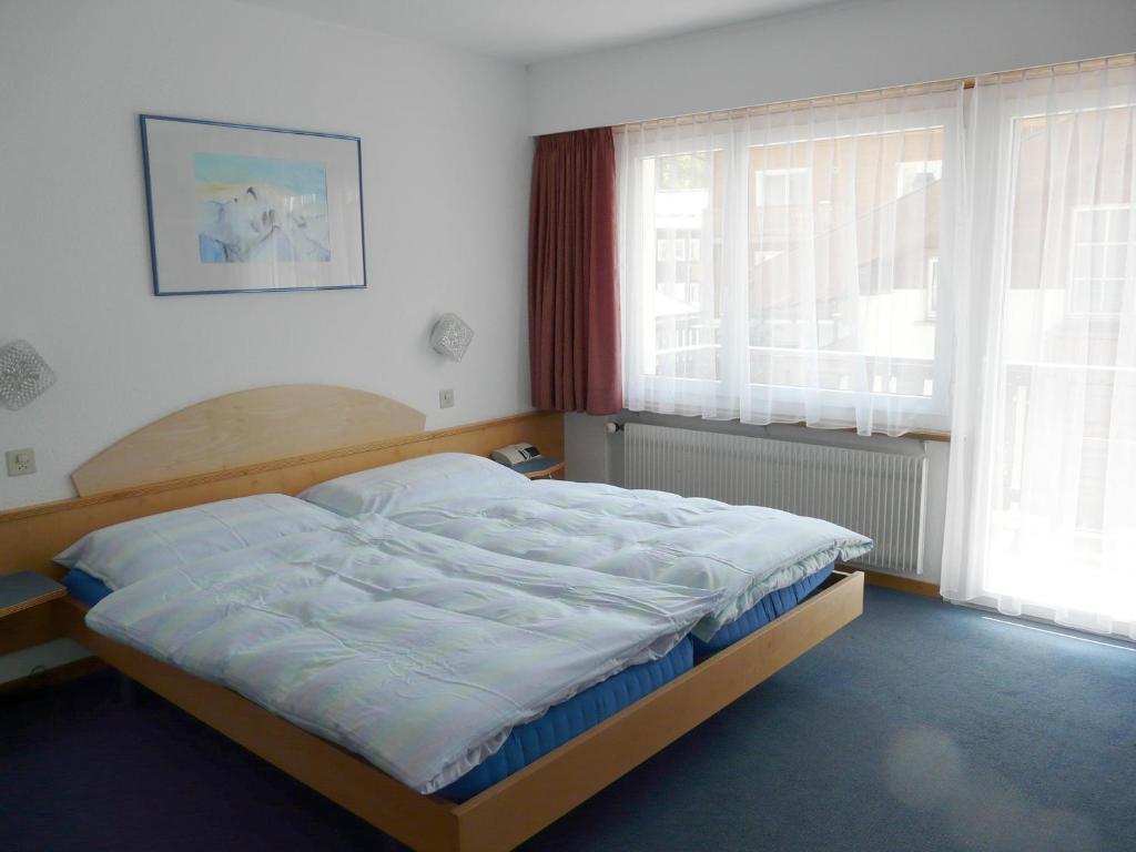 Hotel Garni Domino Saas-Fee Phòng bức ảnh