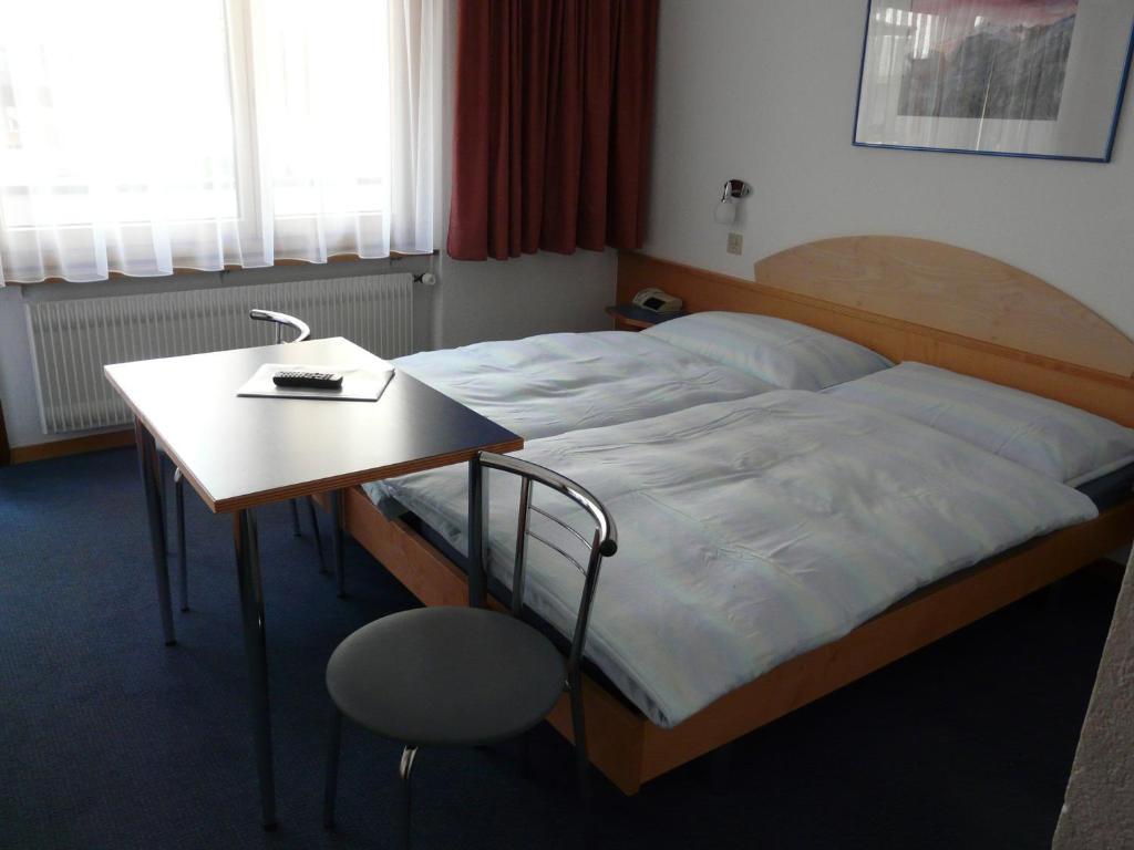 Hotel Garni Domino Saas-Fee Phòng bức ảnh