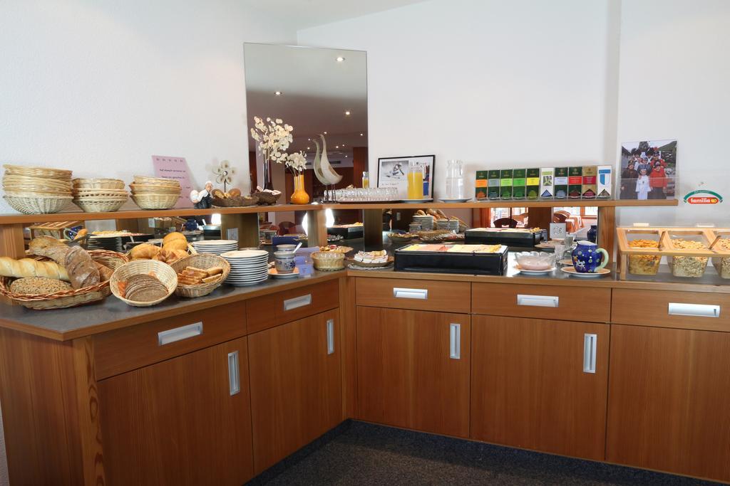 Hotel Garni Domino Saas-Fee Ngoại thất bức ảnh