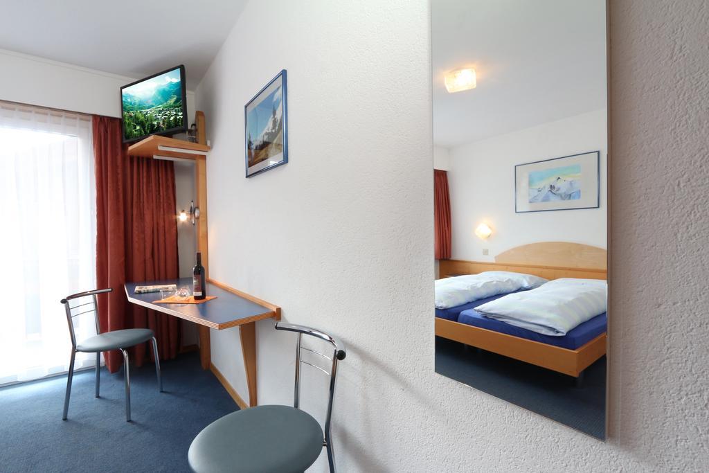 Hotel Garni Domino Saas-Fee Ngoại thất bức ảnh
